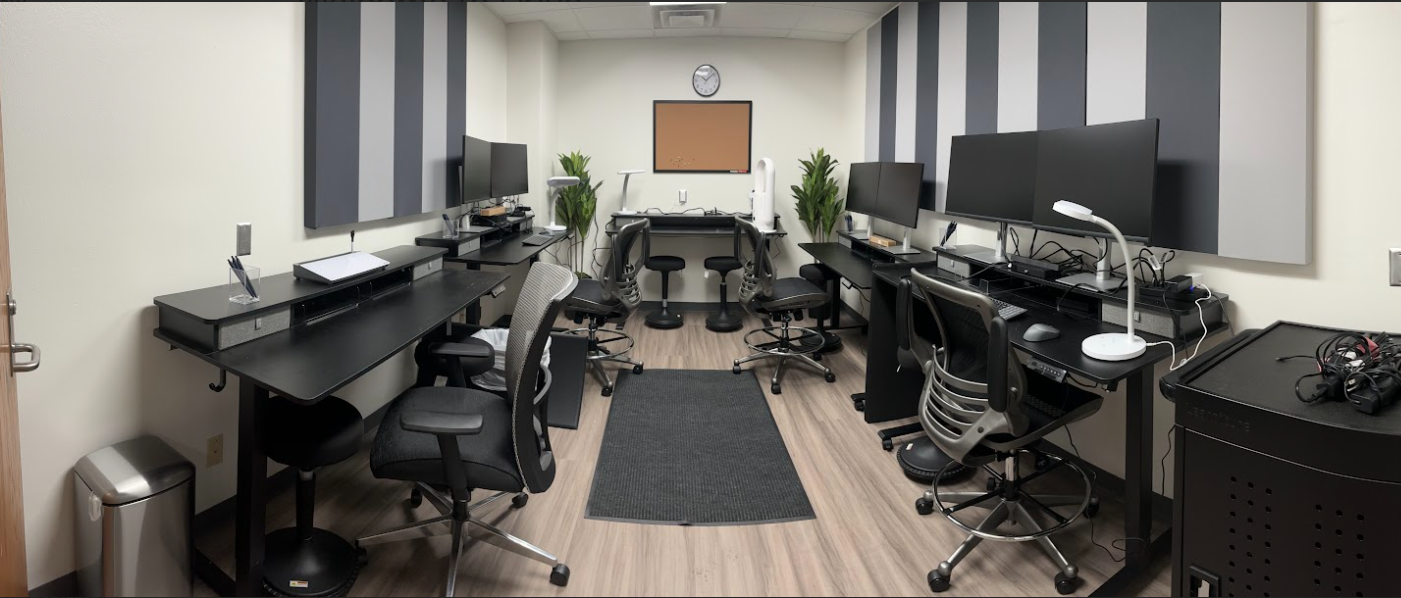 Panorama Photo of the Student Workstation Room